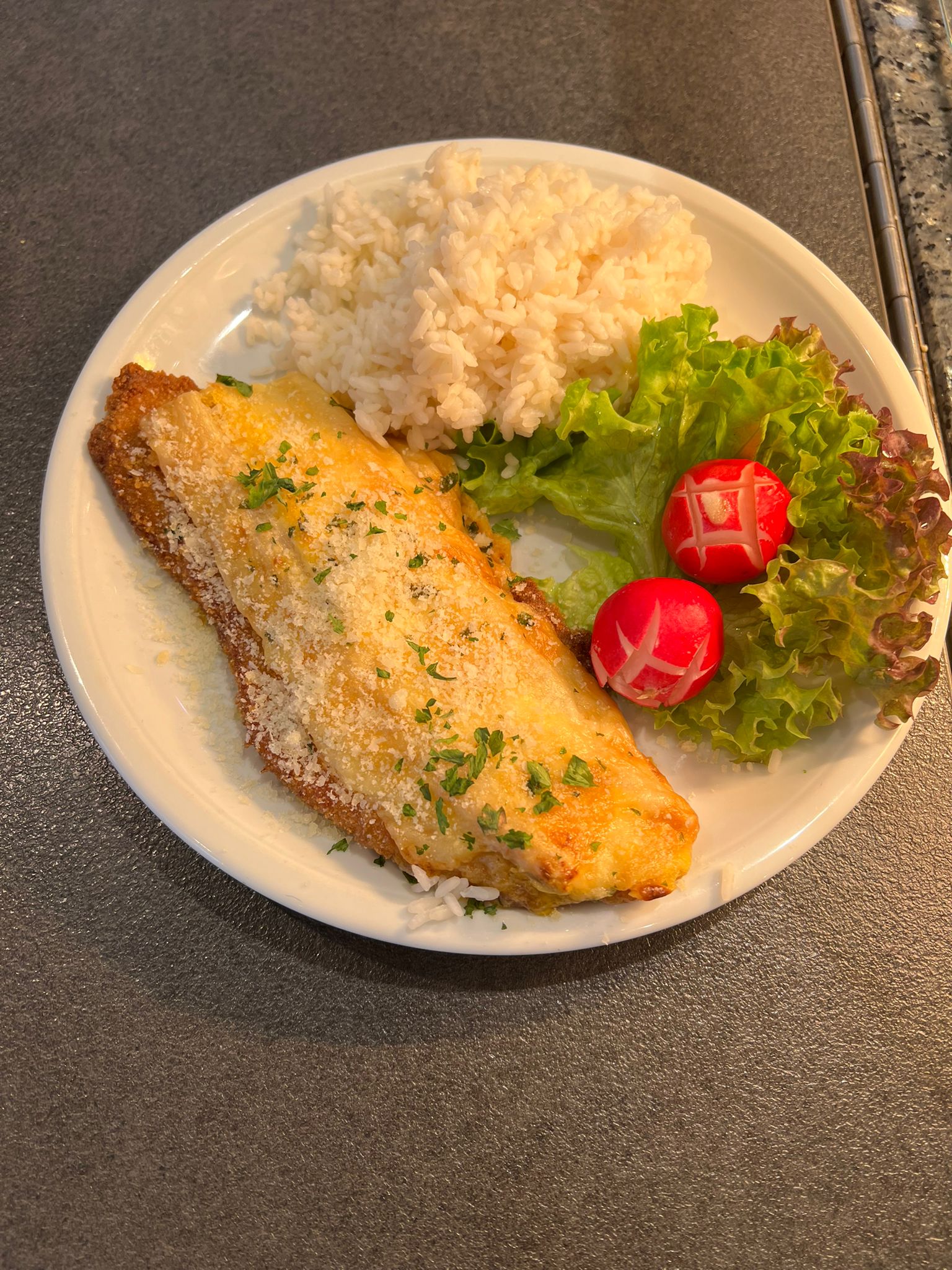 Spargelschnitzel mit Hollandaise Soße und Beilage